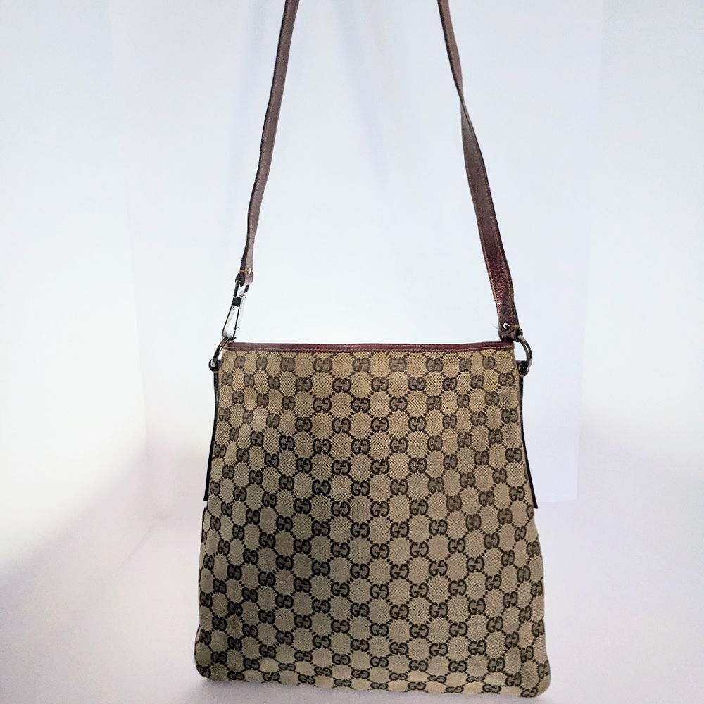 Gucci Crossbody - Picture 6 of 7